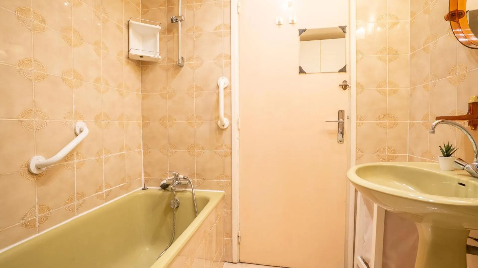 Apartment Les Jardins De Sinople By Interhome La Madrague France